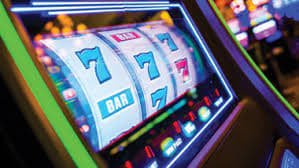 Tabel strategi dan pembayaran Caribbean Stud Poker di subur win